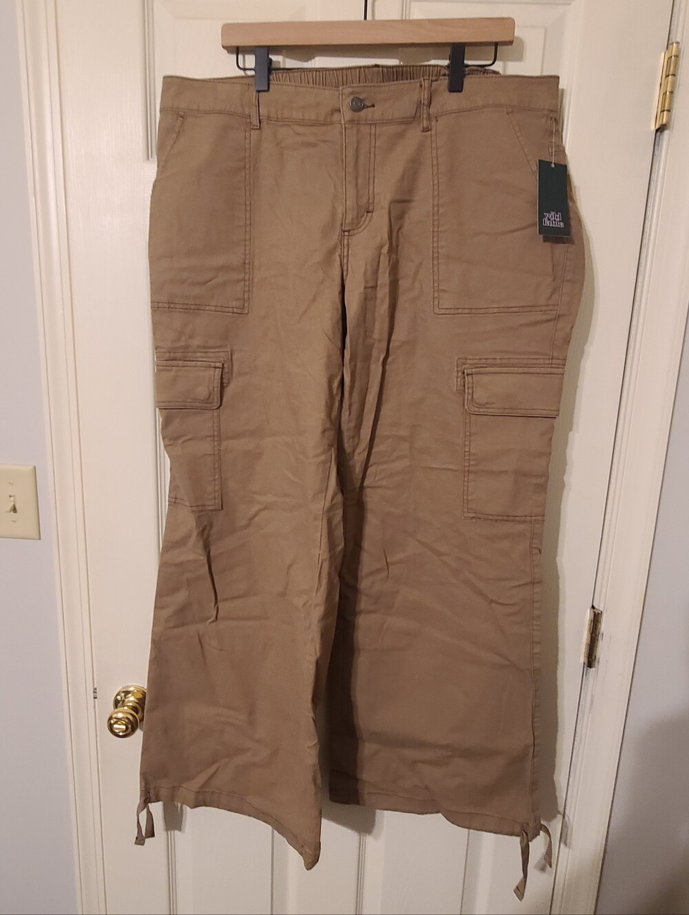 Wild Fable Women's Cargo Pants in Tan